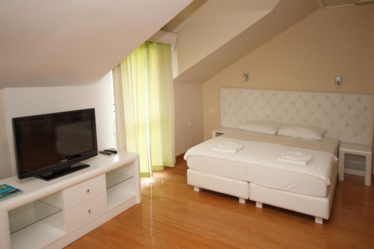 Hotel Rr Херцег-Нови Экстерьер фото