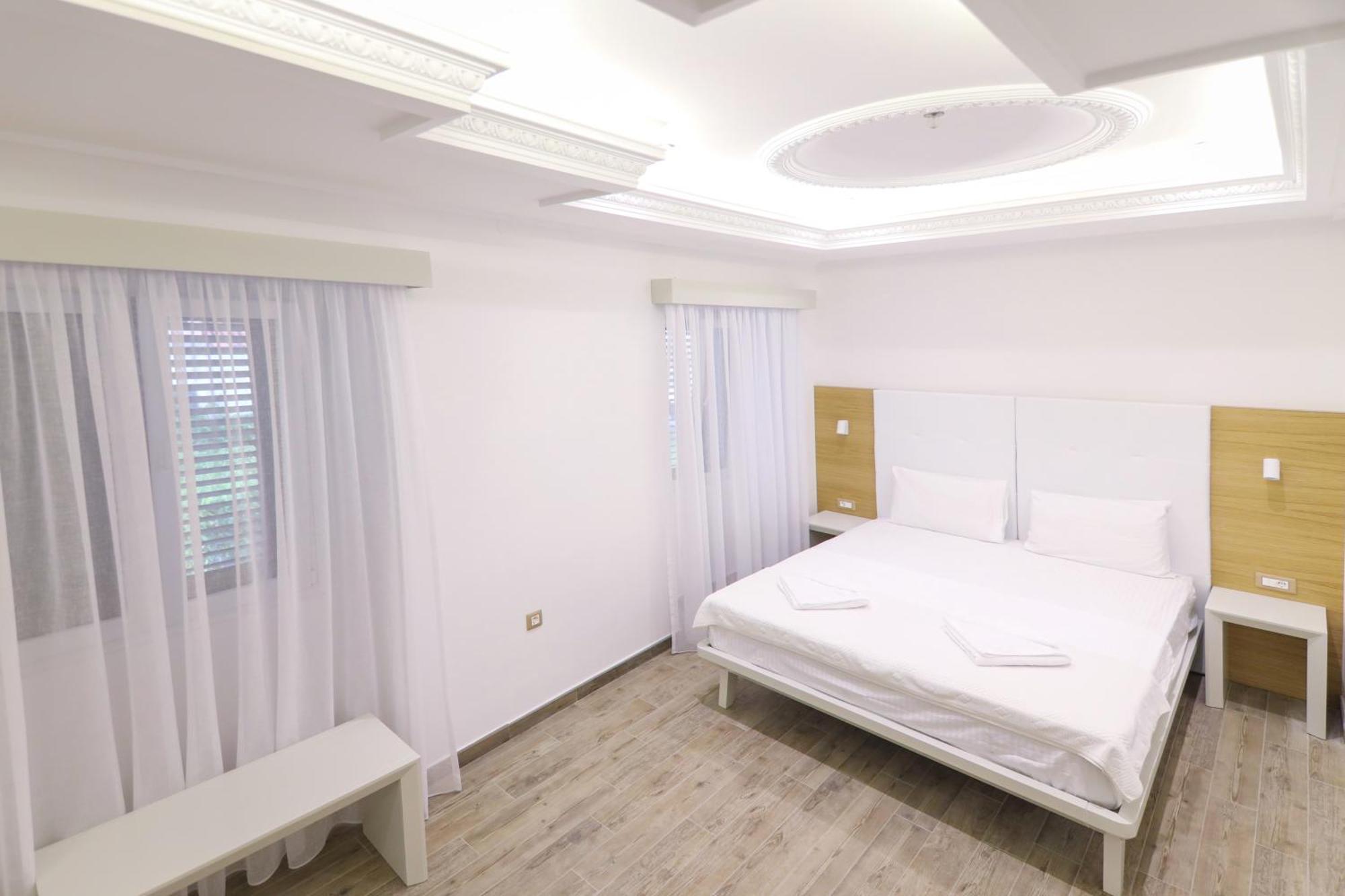 Hotel Rr Херцег-Нови Экстерьер фото
