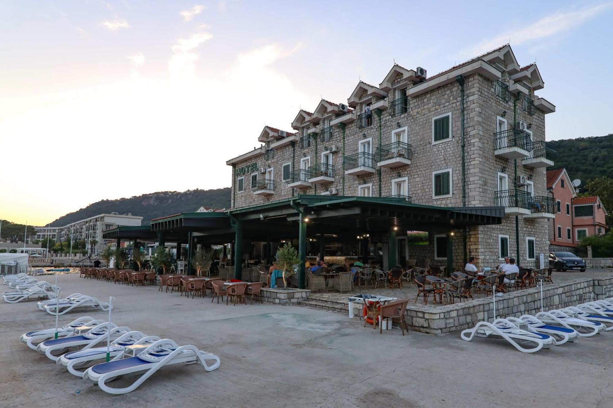 Hotel Rr Херцег-Нови Экстерьер фото