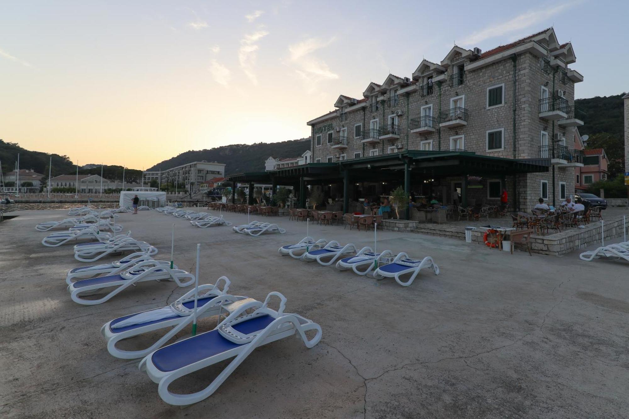 Hotel Rr Херцег-Нови Экстерьер фото