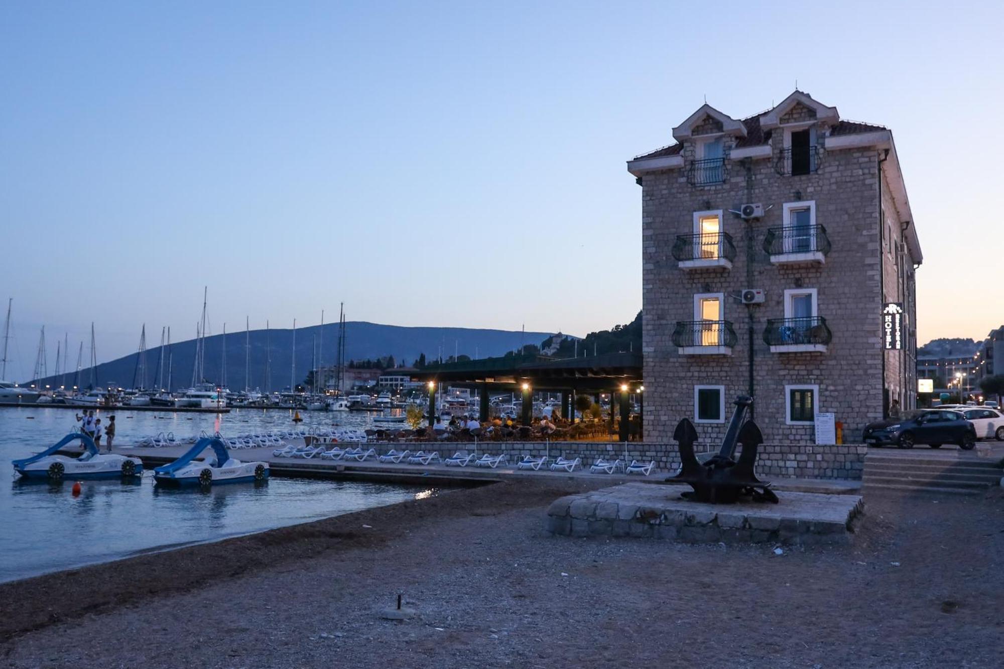 Hotel Rr Херцег-Нови Экстерьер фото